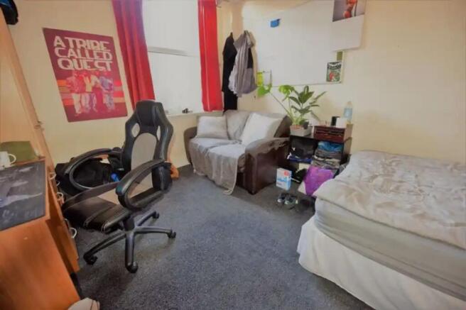 6 bed Terraced to rent Image 6