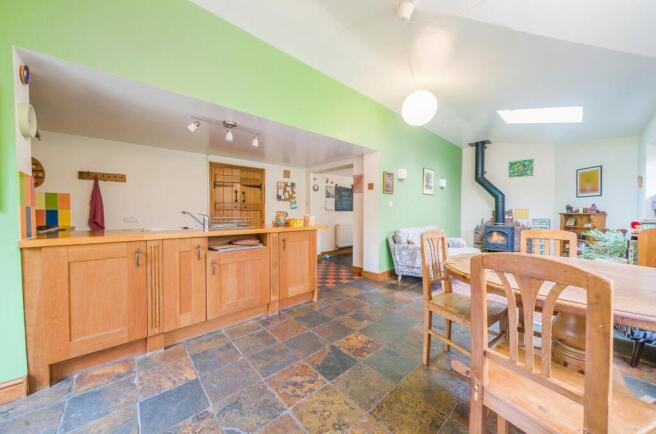 kitchen1.jpg