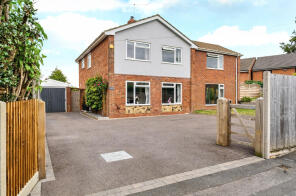 2, Taylors Lane, Lindford, Bordon GU35 0SW