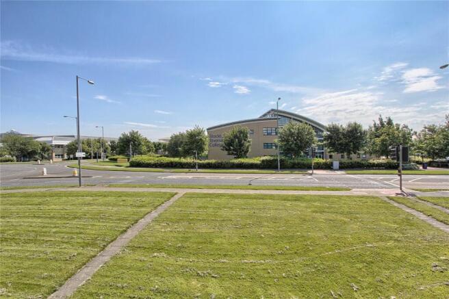 2 bed Flat to rent Image 9