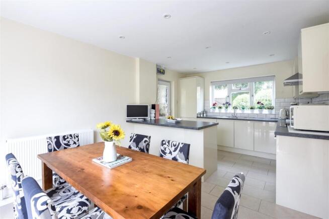 Kitchen/Dining