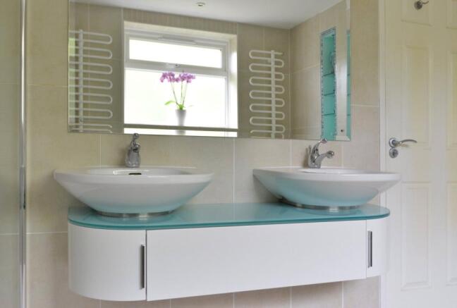 En-Suite Basins