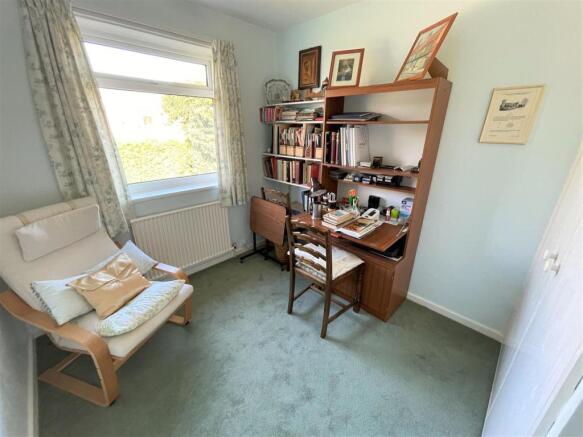 BEDROOM 4