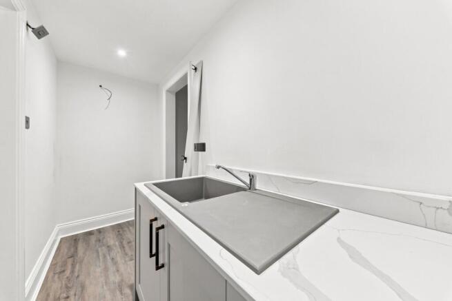 3 bed Detached to rent Image 8