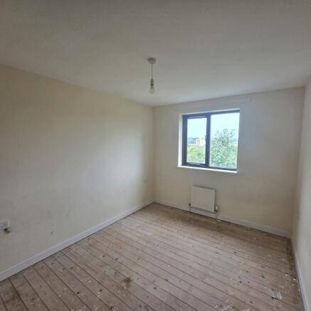 3 bed Semi-Detached for sale Image 6