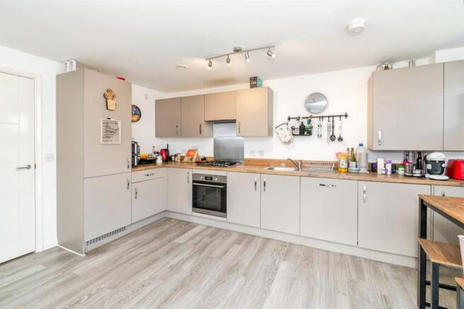 Davidson Drive, Fair Oak, Eastleigh photo 4