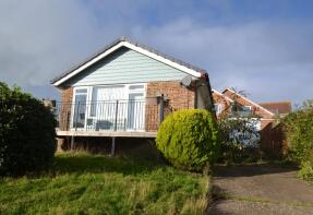 2, Caws Avenue, Seaview PO34 5JR
