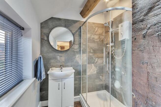 ensuite.jpg
