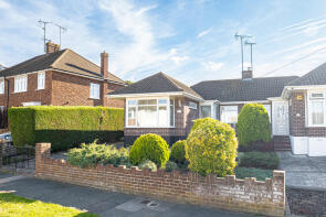 14, Mountain Ash Avenue, Leigh-on-sea SS9 4SZ