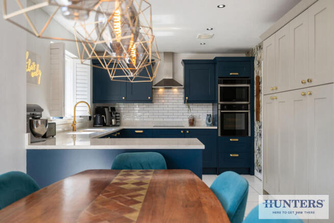 4 bed Detached for sale Image 8
