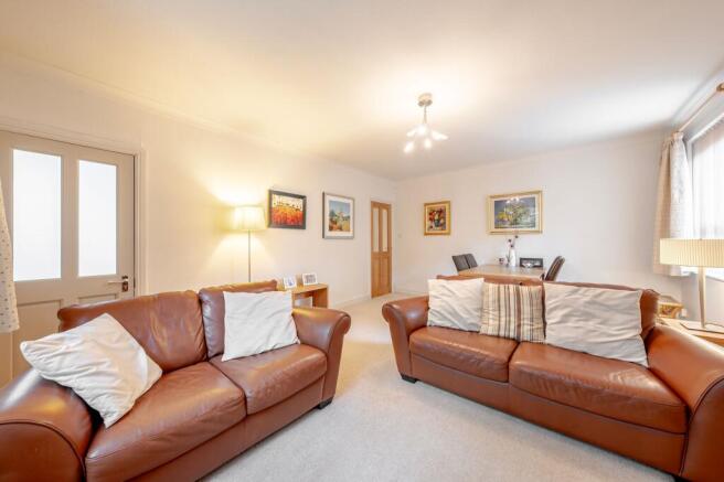 2 bed Flat for sale Image 5