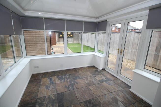 3 bed Semi-Detached for sale Image 10