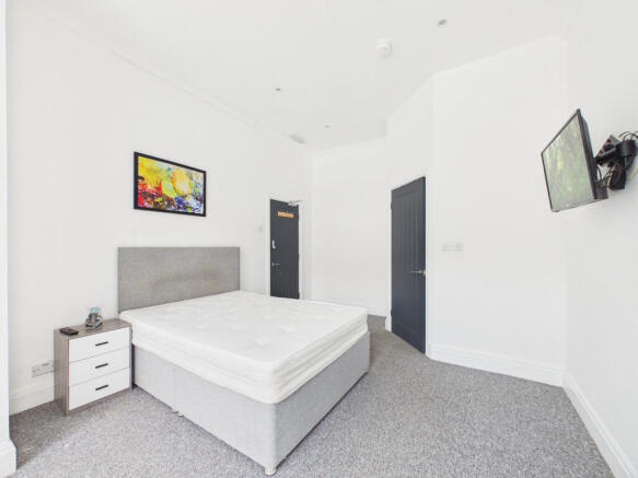 1 bed House Share to rent Image 5