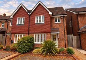 5, Woodlark Place, Four Marks, Alton GU34 5GD