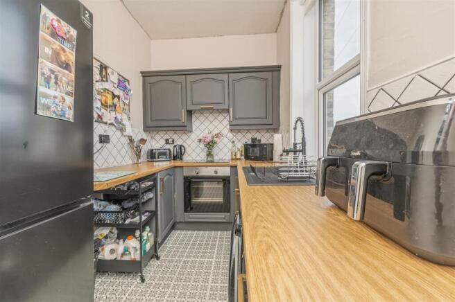 2 bed Terraced for sale Image 6