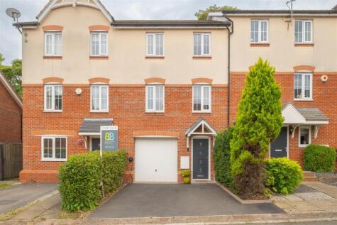 Blackthorn Drive, Lindley, Huddersfield, HD3 3BS