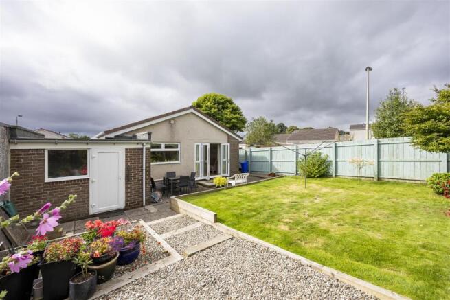4_BLAIR_DRIVE_MILTON_OF_CAMPSIE_003.JPG