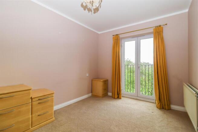 2 bed Apartment for sale Image 5