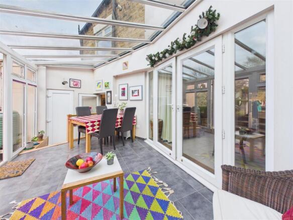 3 bed Semi-Detached for sale Image 10