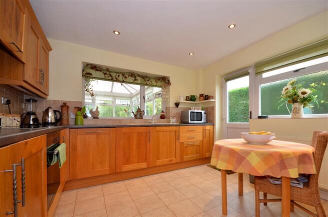 Kitchen/Dining Area