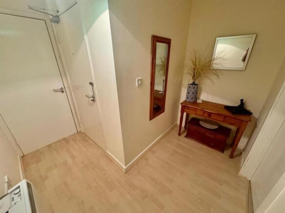 1 bed Flat for sale Image 5