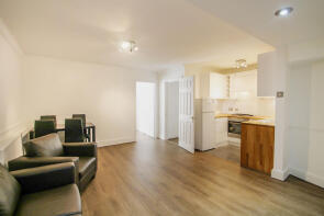 Flat 6, Pickwick House, Goswell Road, London EC1V 7DH
