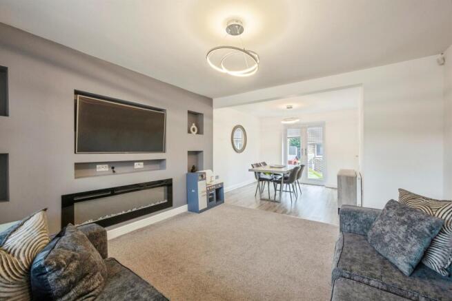 3 bed Semi-Detached for sale Image 6