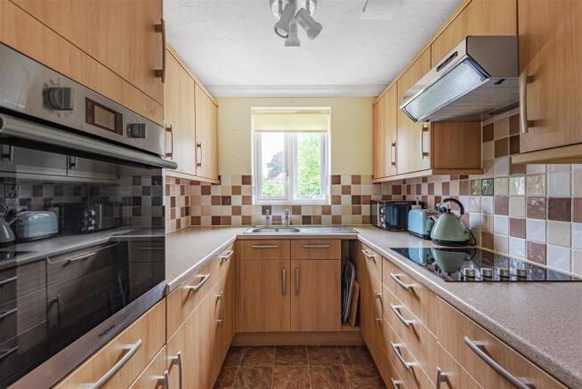 Kitchen (2).jpg