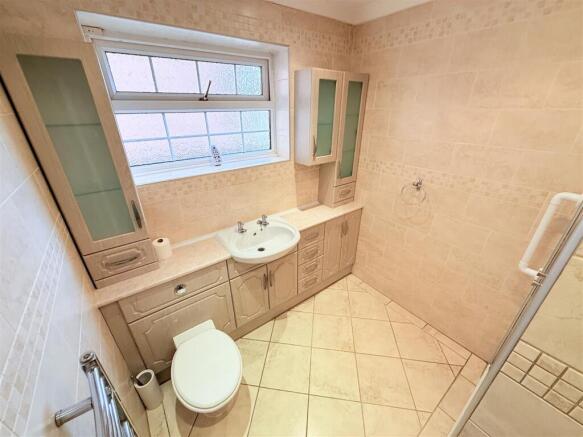3 bed Detached Bungalow for sale Image 10