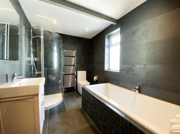 2 bed Terraced to rent Image 8