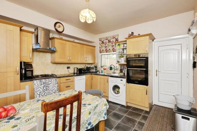 4 bed Terraced for sale Image 4
