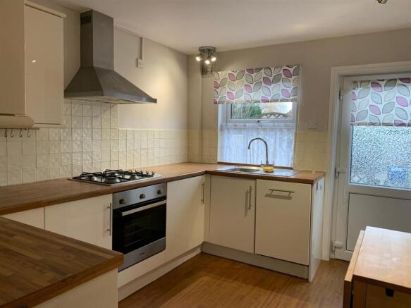 91 Tamworth Rd Kitchen 8.25.jpg