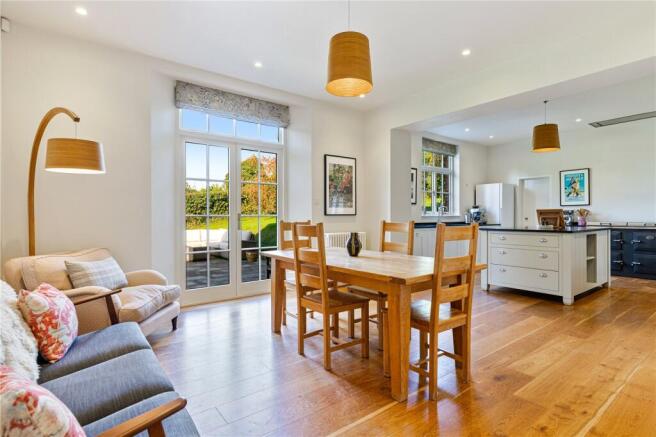 Kitchen/Breakfast Rm