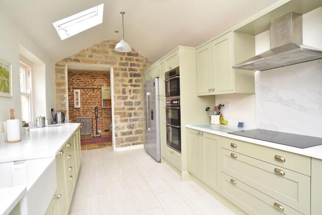 4 bed Semi-Detached for sale Image 5