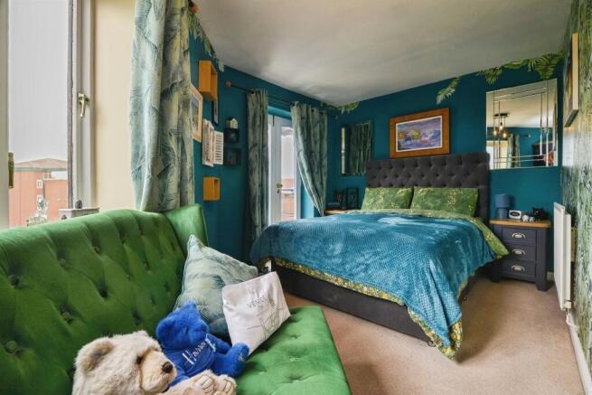 3 bed Maisonette for sale Image 12
