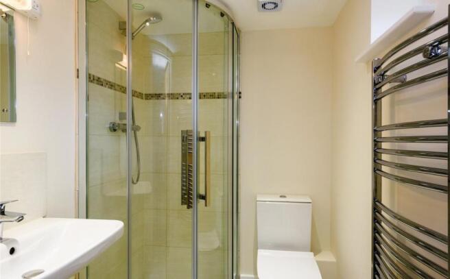 (Flat 5) En-Suite