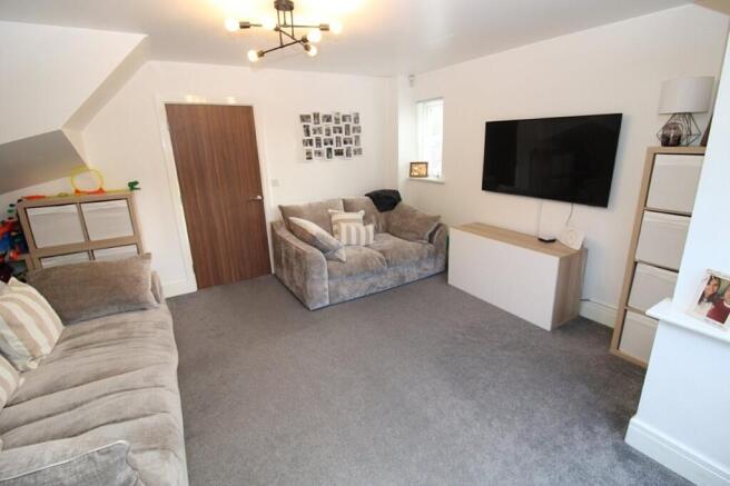 4 bed Semi-Detached for sale Image 6