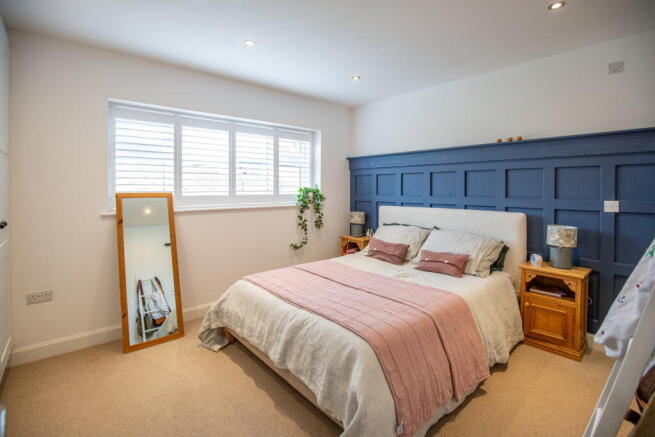 4 bed Detached Bungalow for sale Image 10
