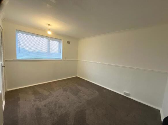 3 bed Terraced to rent Image 6