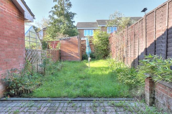 Colton Copse 16 Rear Gdn (Custom).jpg
