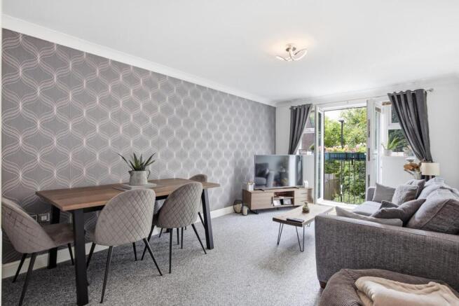 2 bed Flat for sale Image 8
