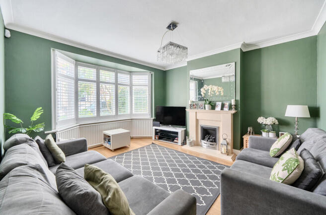 1290471-13-683d9a...