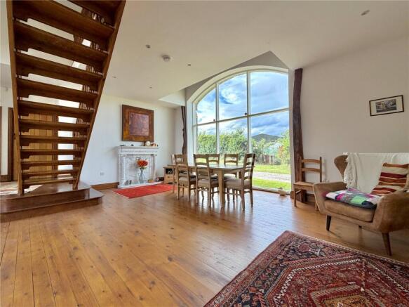 4 bed House for sale Image 4