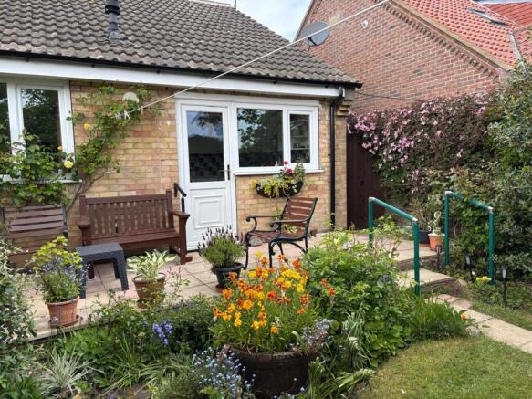 2 bed Semi-Detached Bungalow for sale Image 6