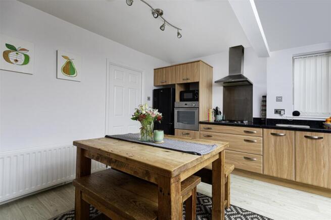 2 bed Terraced for sale Image 11