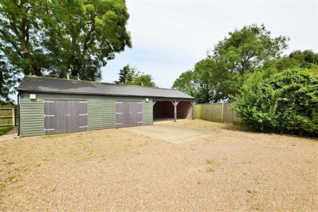 TIMBER DOUBLE GARAGE & CARPORTS