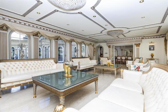 Formal Sitting Room  (4).jpg