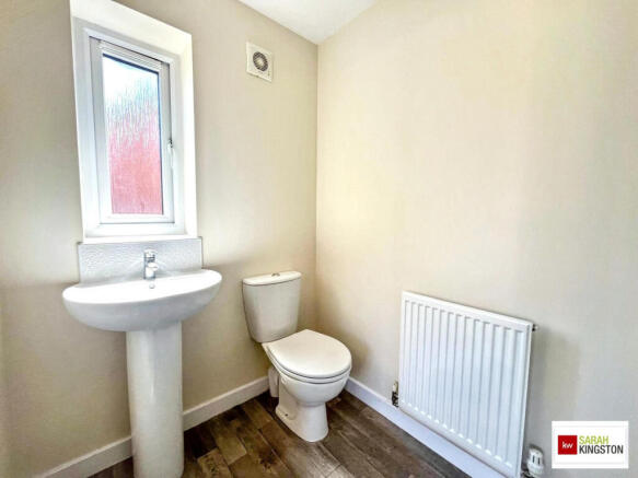 4 bed Detached for sale Image 9
