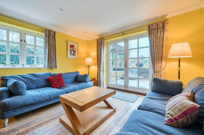 1415351-7-699747b...