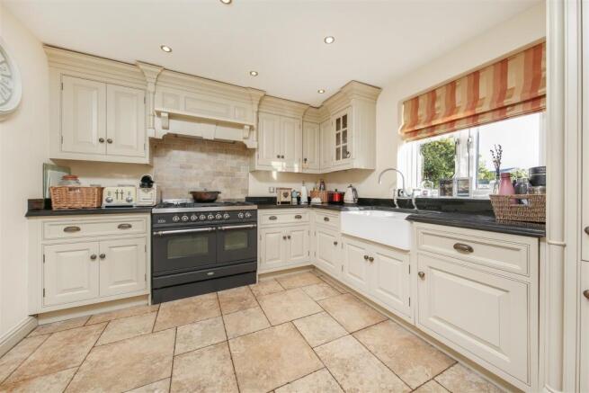 Kitchen3.jpg